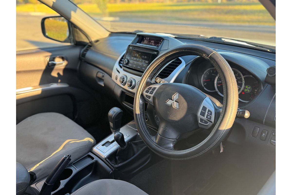 2014 Mitsubishi Triton GLX-R MN 4X4