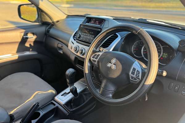2014 Mitsubishi Triton GLX-R MN 4X4