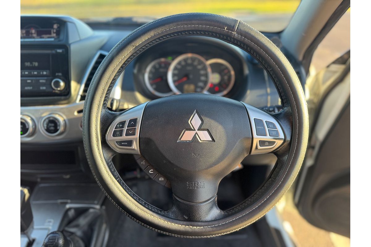 2014 Mitsubishi Triton GLX-R MN 4X4