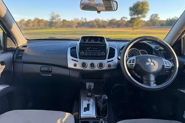 2014 Mitsubishi Triton GLX-R MN 4X4