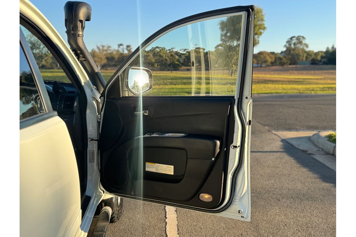 2014 Mitsubishi Triton GLX-R MN 4X4