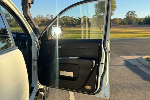 2014 Mitsubishi Triton GLX-R MN 4X4