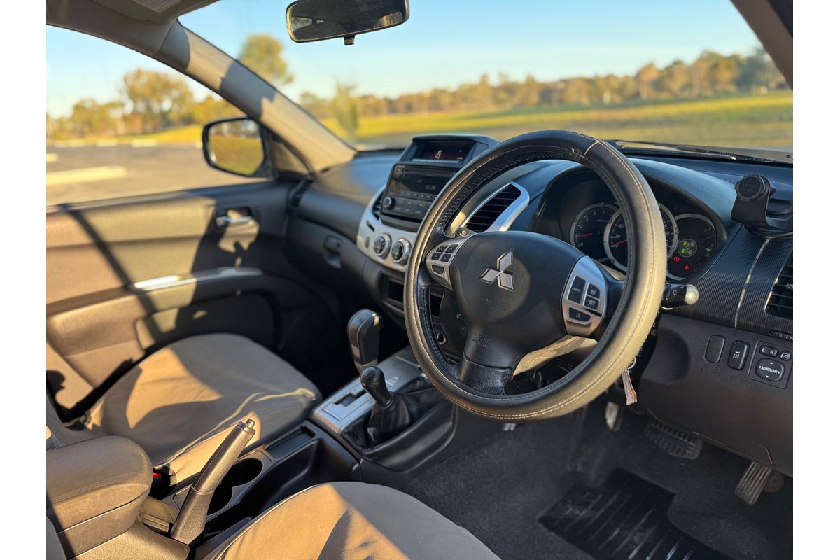 2014 Mitsubishi Triton GLX-R MN 4X4
