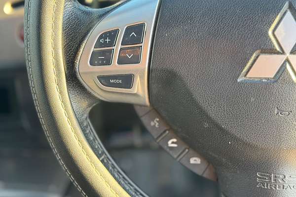 2014 Mitsubishi Triton GLX-R MN 4X4
