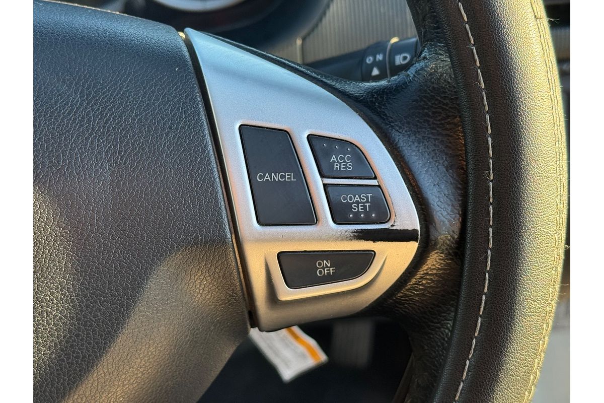 2014 Mitsubishi Triton GLX-R MN 4X4