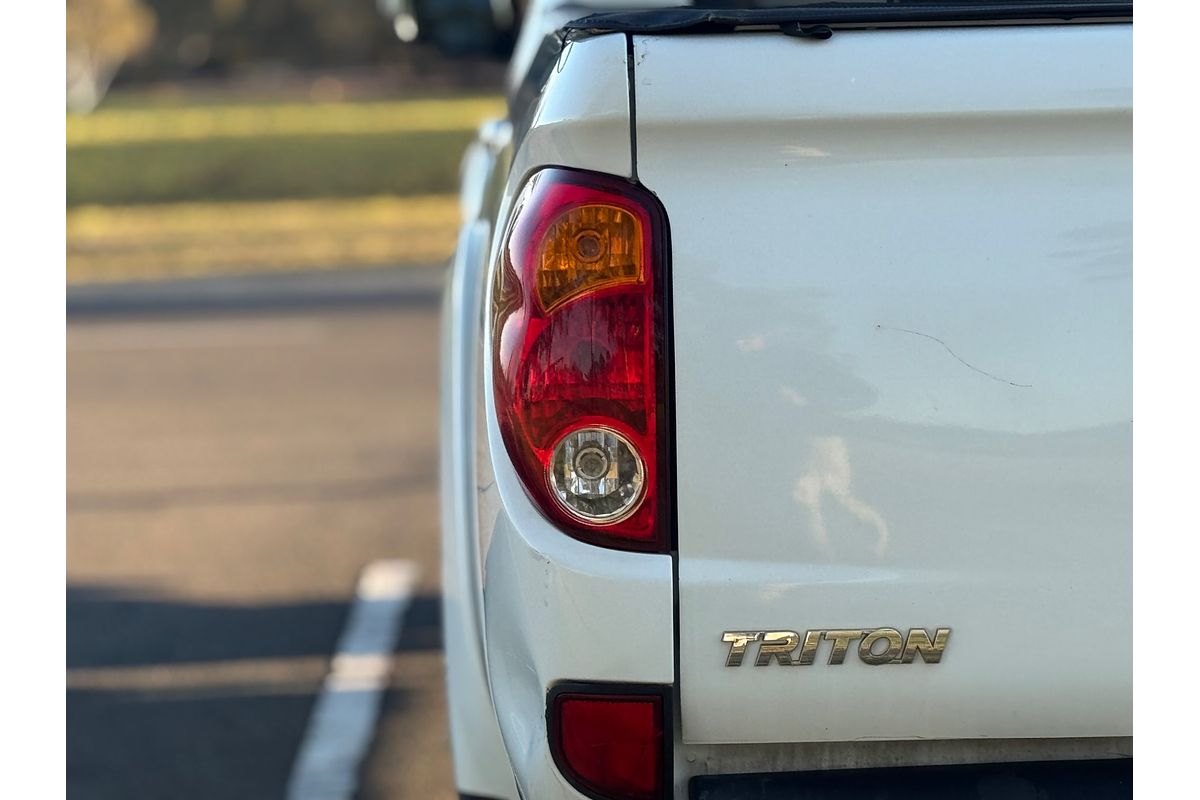 2014 Mitsubishi Triton GLX-R MN 4X4