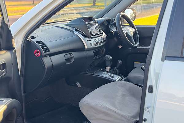 2014 Mitsubishi Triton GLX-R MN 4X4