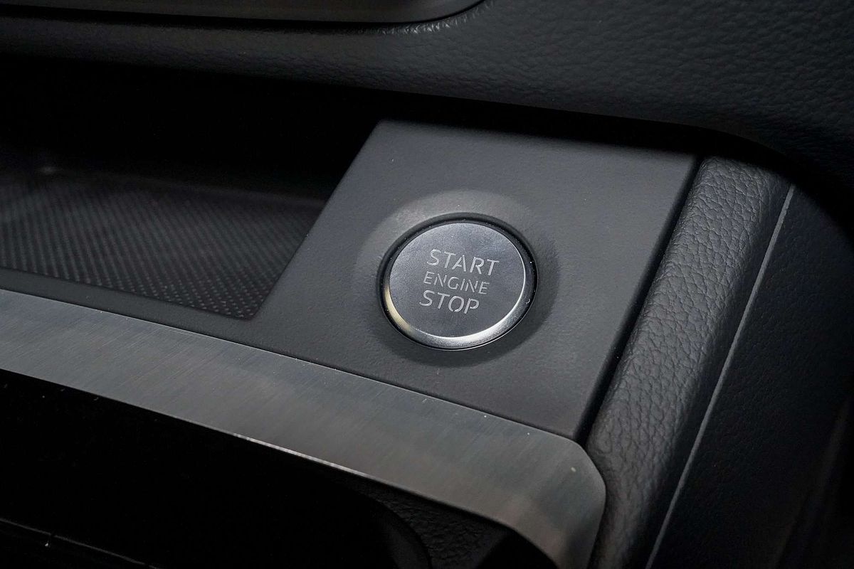 2024 Audi Q5 45 TFSI S line FY