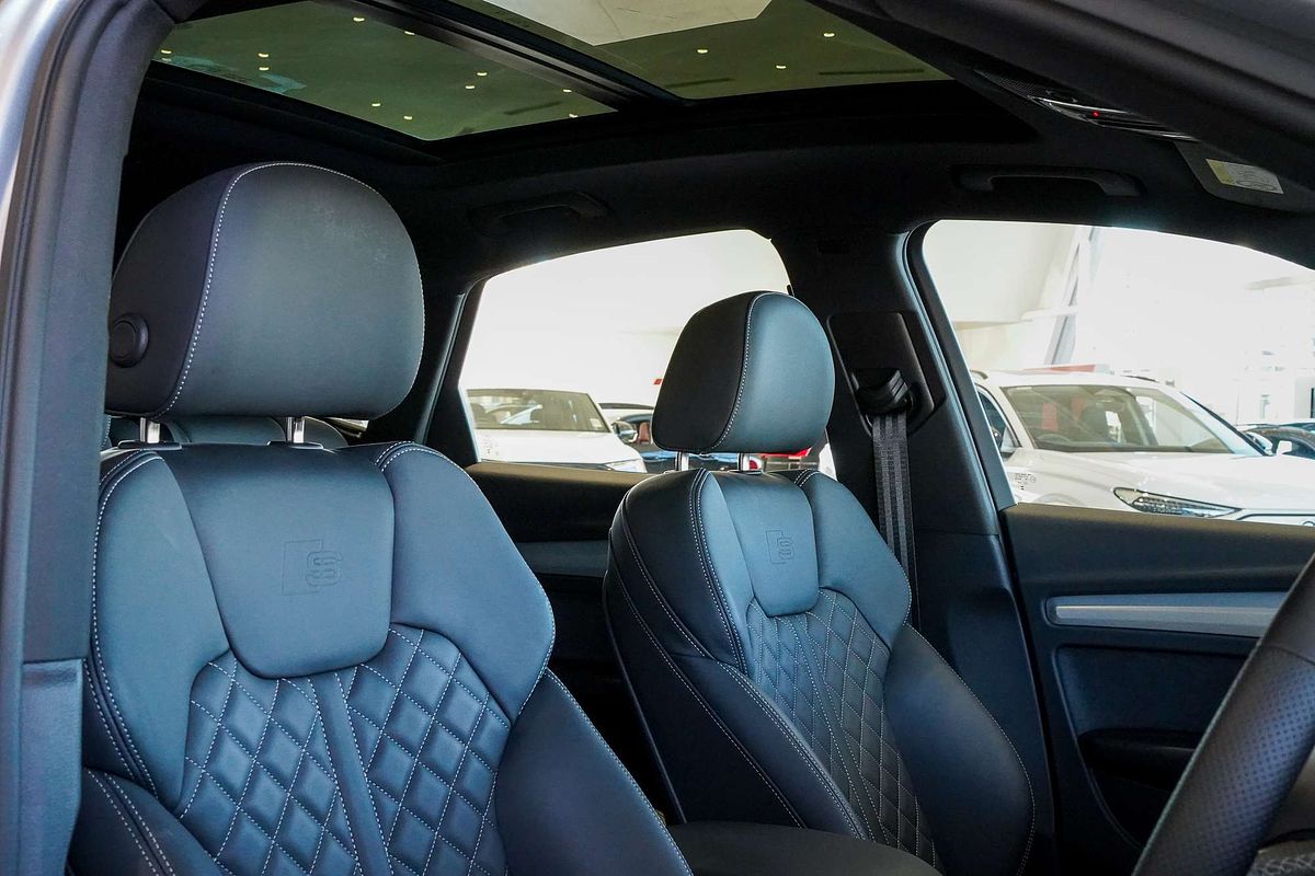 2024 Audi Q5 45 TFSI S line FY