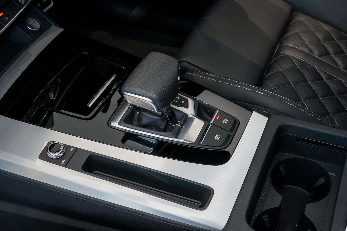2024 Audi Q5 45 TFSI S line FY