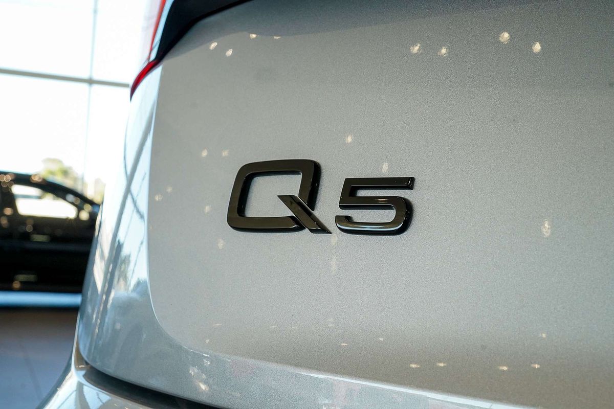 2024 Audi Q5 45 TFSI S line FY