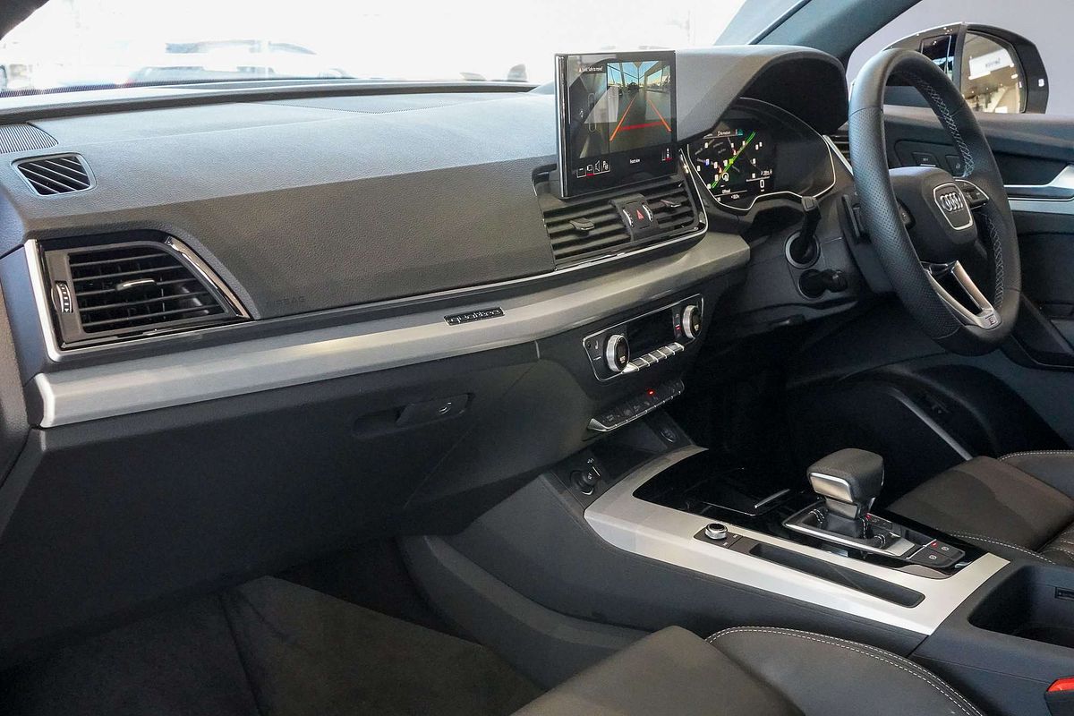 2024 Audi Q5 45 TFSI S line FY