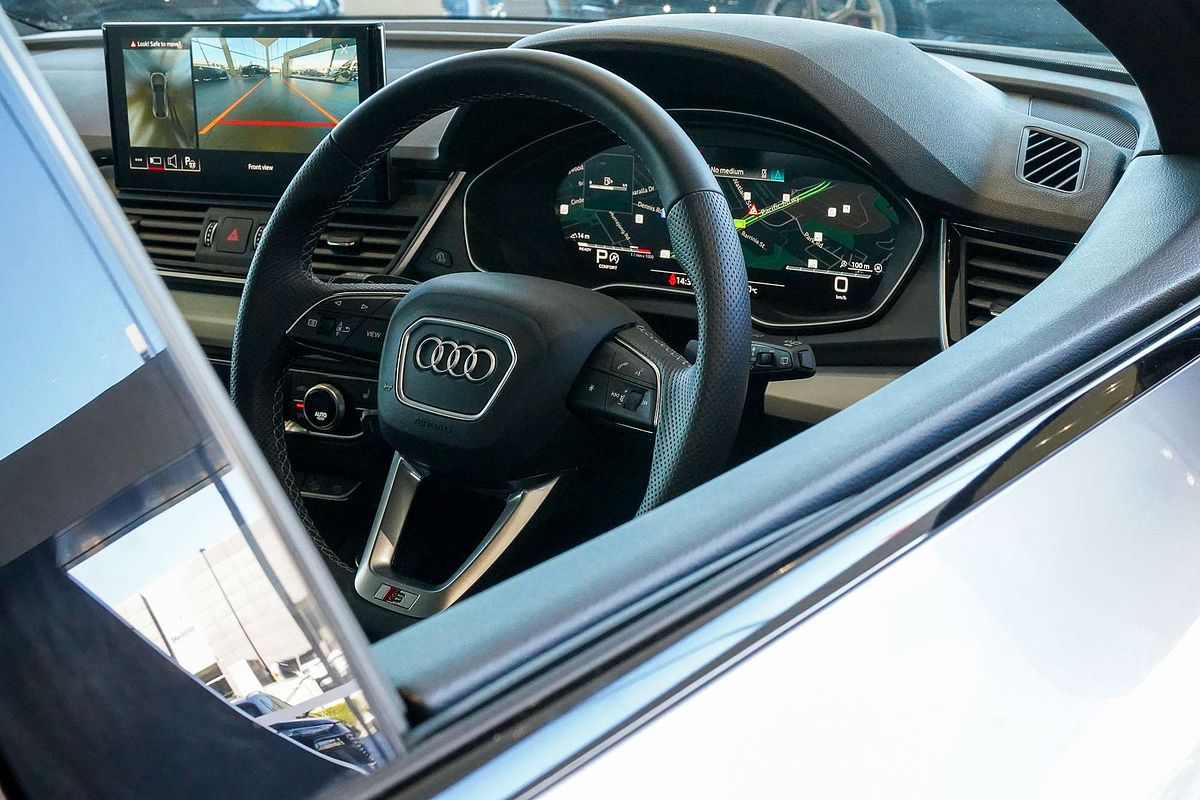 2024 Audi Q5 45 TFSI S line FY