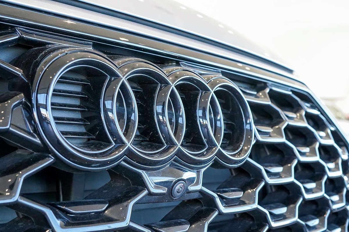 2024 Audi Q5 45 TFSI S line FY