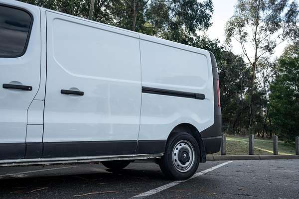2020 Renault Trafic Premium 103kW X82 SWB