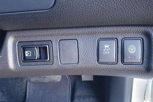 2025 Nissan Navara ST-X D23 4X4