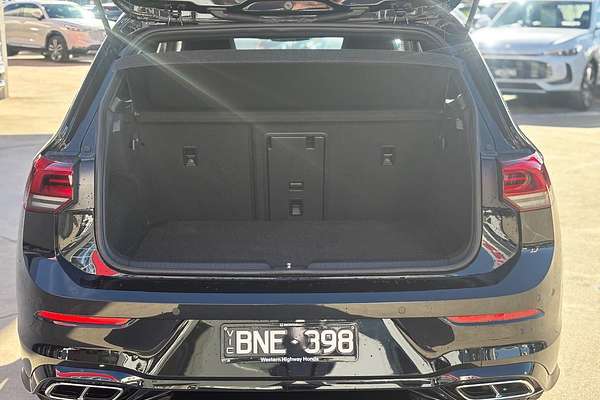 2021 Volkswagen Golf 110TSI R-Line 8