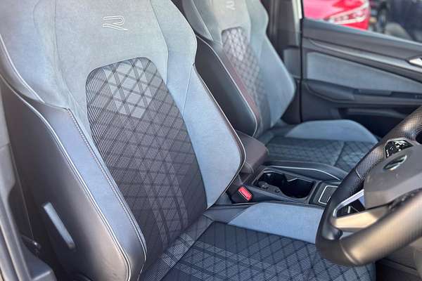 2021 Volkswagen Golf 110TSI R-Line 8