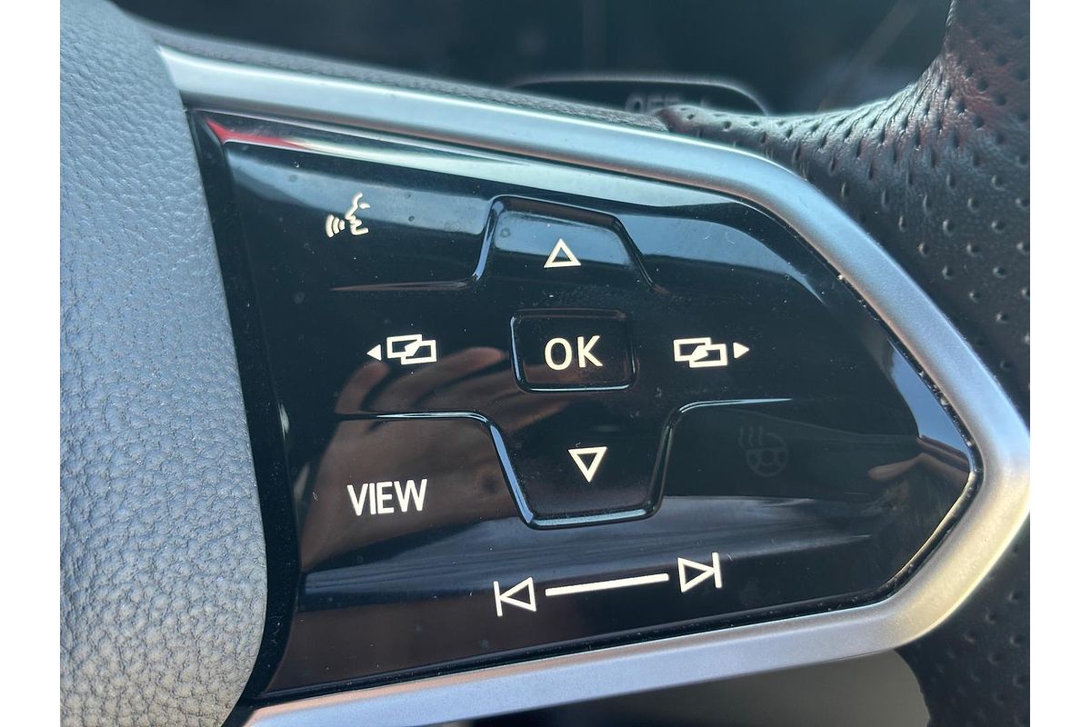 2021 Volkswagen Golf 110TSI R-Line 8
