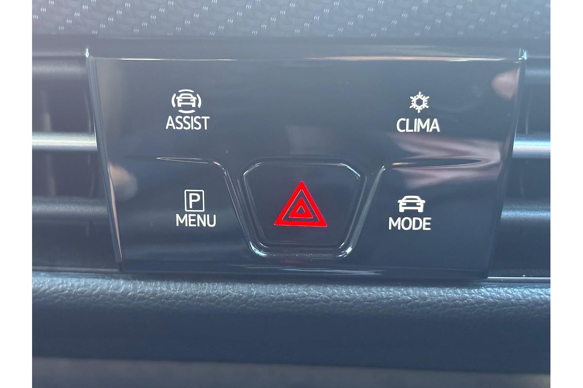 2021 Volkswagen Golf 110TSI R-Line 8