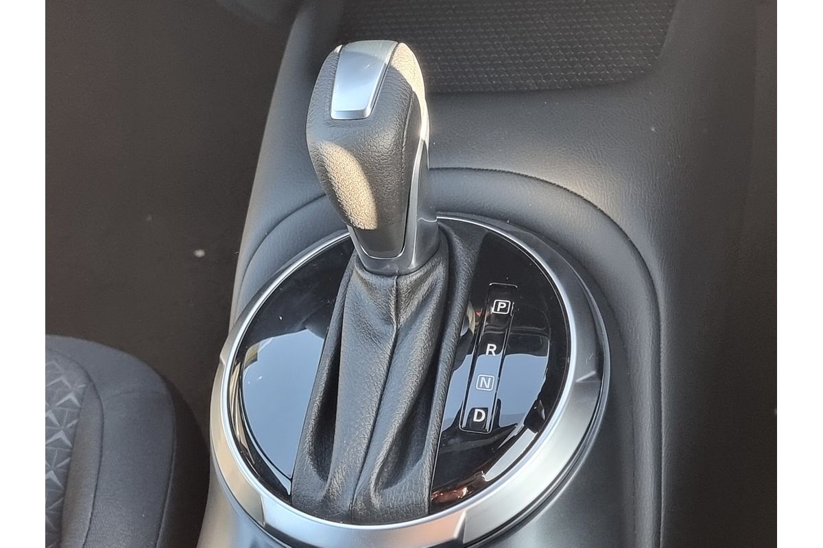 2024 Nissan JUKE ST+ F16