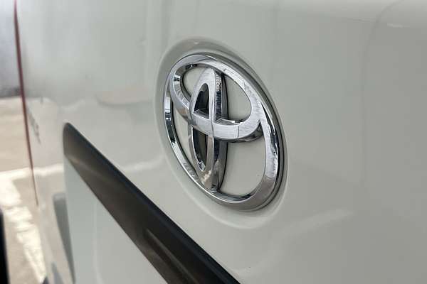 2018 Toyota Hiace Commuter KDH223R