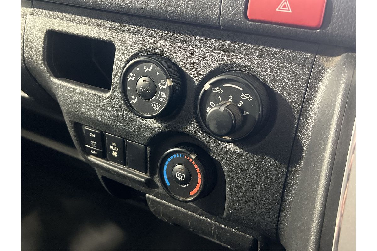 2018 Toyota Hiace Commuter KDH223R