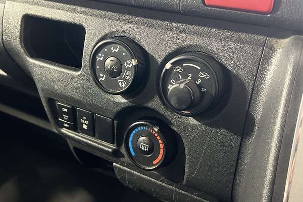 2018 Toyota Hiace Commuter KDH223R