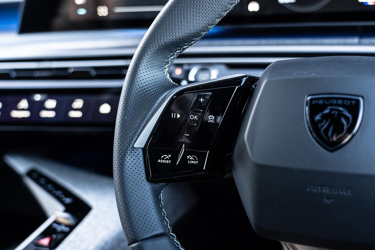 2025 Peugeot 5008 GT Premium Hybrid P74