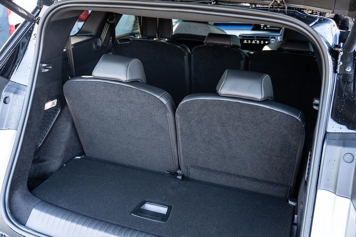 2025 Peugeot 5008 GT Premium Hybrid P74