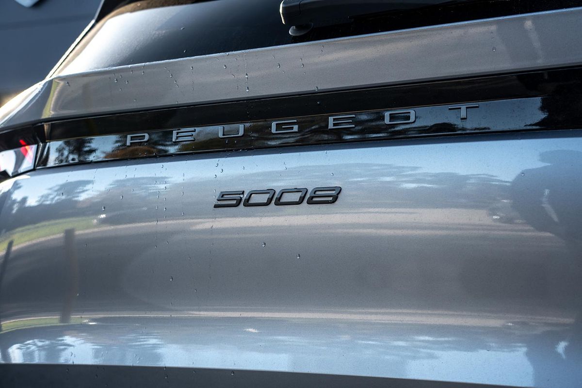 2025 Peugeot 5008 GT Premium Hybrid P74