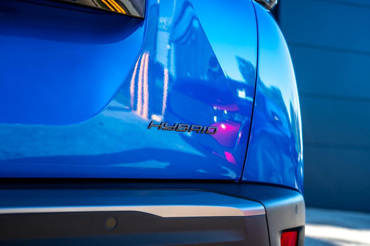 2025 Peugeot 2008 GT Hybrid P24