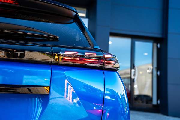 2025 Peugeot 2008 GT Hybrid P24