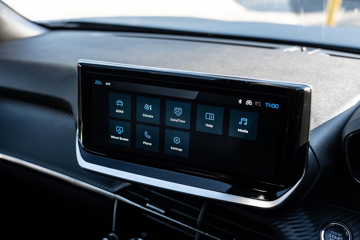 2025 Peugeot 2008 Allure Hybrid P24