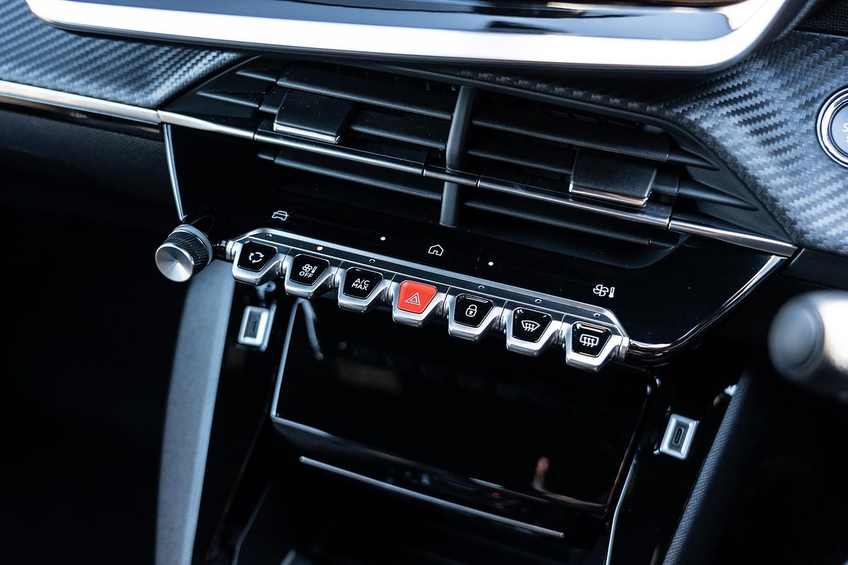 2025 Peugeot 2008 Allure Hybrid P24