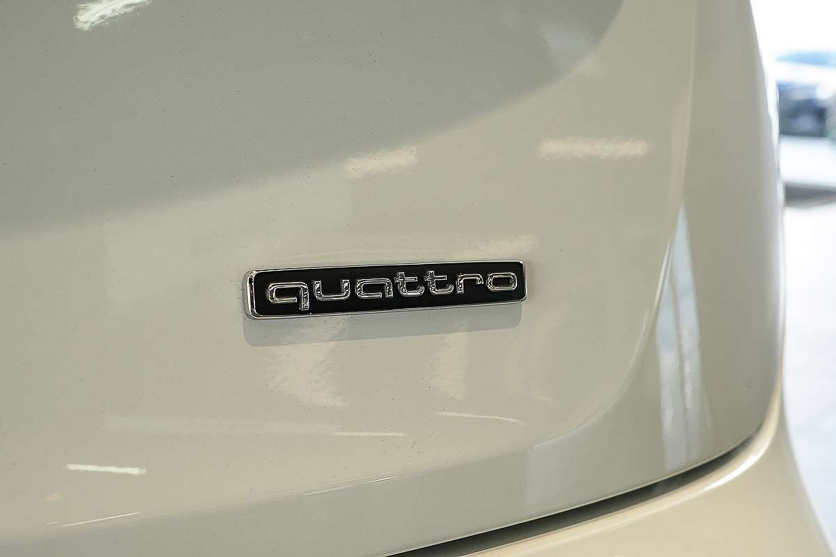 2024 Audi Q5 40 TDI Sport FY