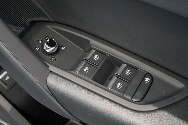 2024 Audi Q5 40 TDI Sport FY