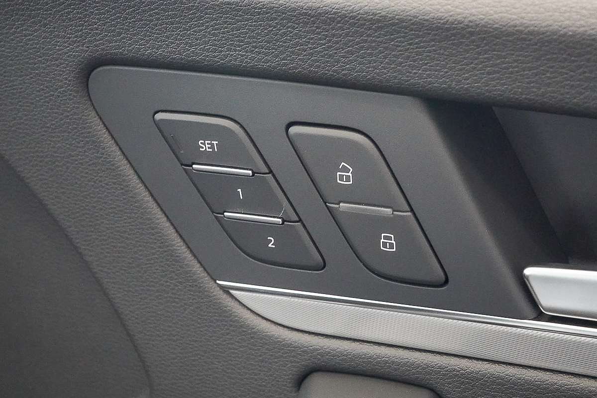 2024 Audi Q5 40 TDI Sport FY