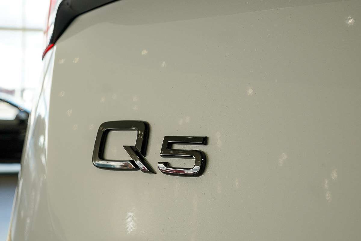 2024 Audi Q5 40 TDI Sport FY