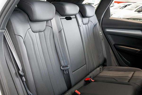 2024 Audi Q5 40 TDI Sport FY