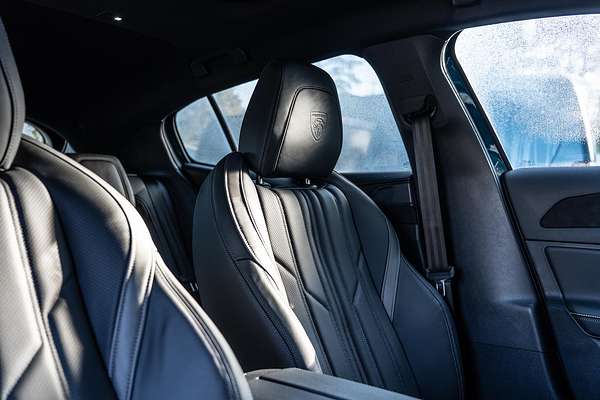 2025 Peugeot 408 GT Premium Hybrid P54