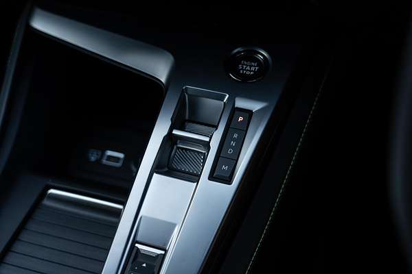 2025 Peugeot 408 GT Premium Hybrid P54