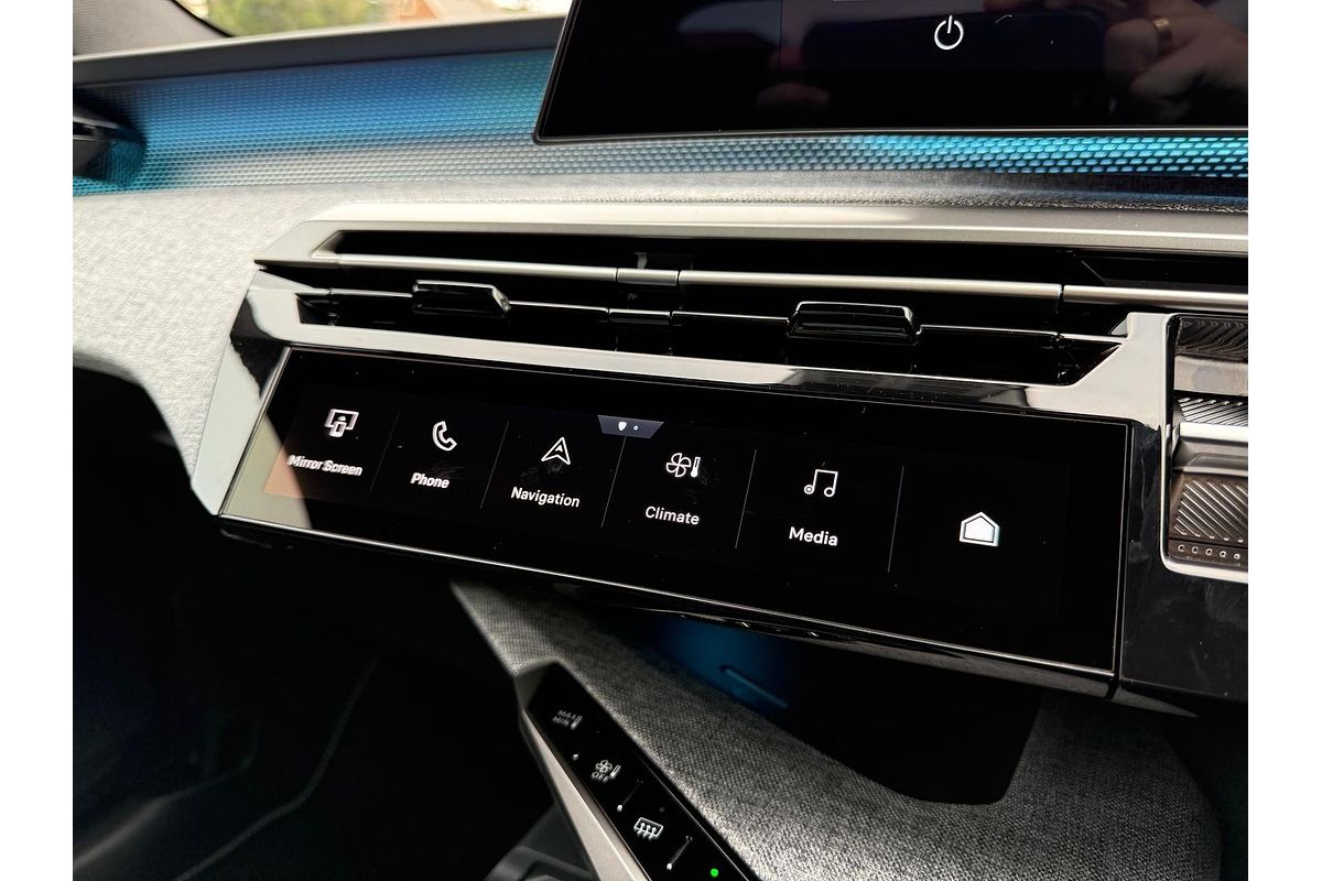 2025 Peugeot 5008 GT Premium Hybrid P74