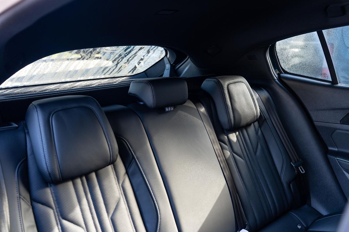 2025 Peugeot 408 GT Premium Hybrid P54