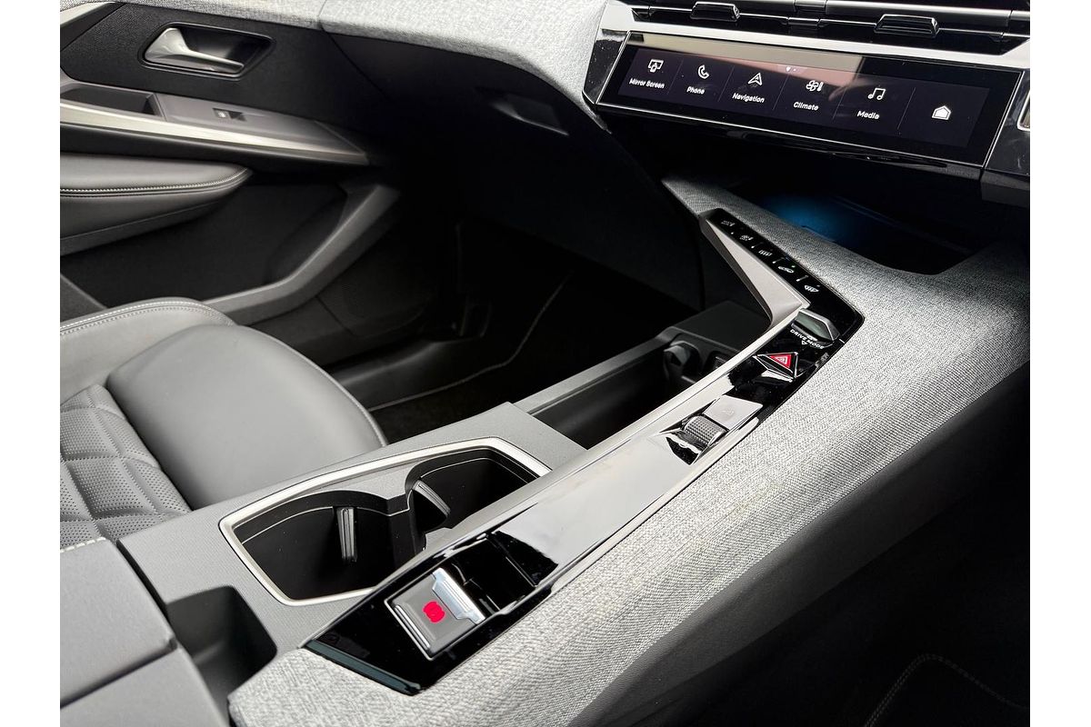 2025 Peugeot 5008 GT Premium Hybrid P74