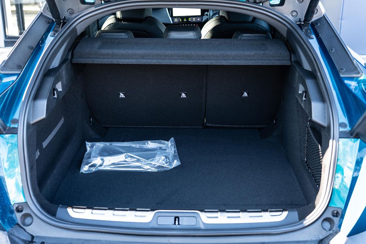 2025 Peugeot 408 GT Premium Hybrid P54