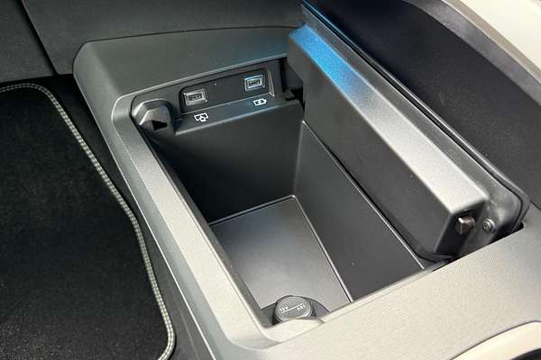 2025 Peugeot 5008 GT Premium Hybrid P74