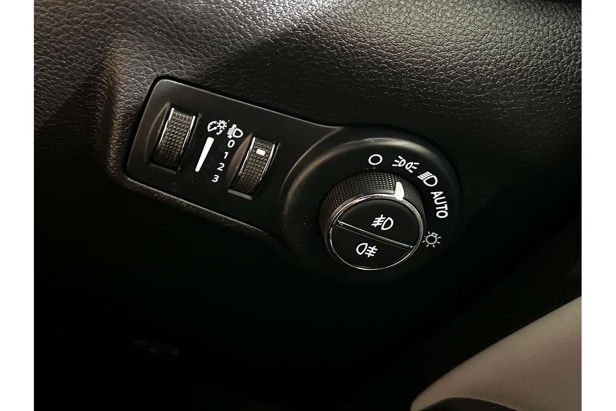 2023 Jeep Compass Limited M6