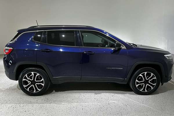 2023 Jeep Compass Limited M6