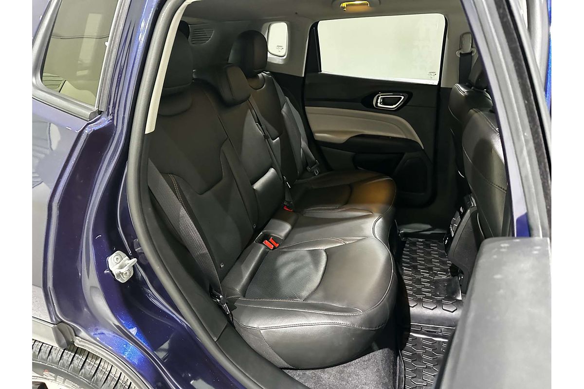 2023 Jeep Compass Limited M6